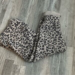 Pink Lily Gray Leopard Print cozy lounge pants size large NWOT Retail $60